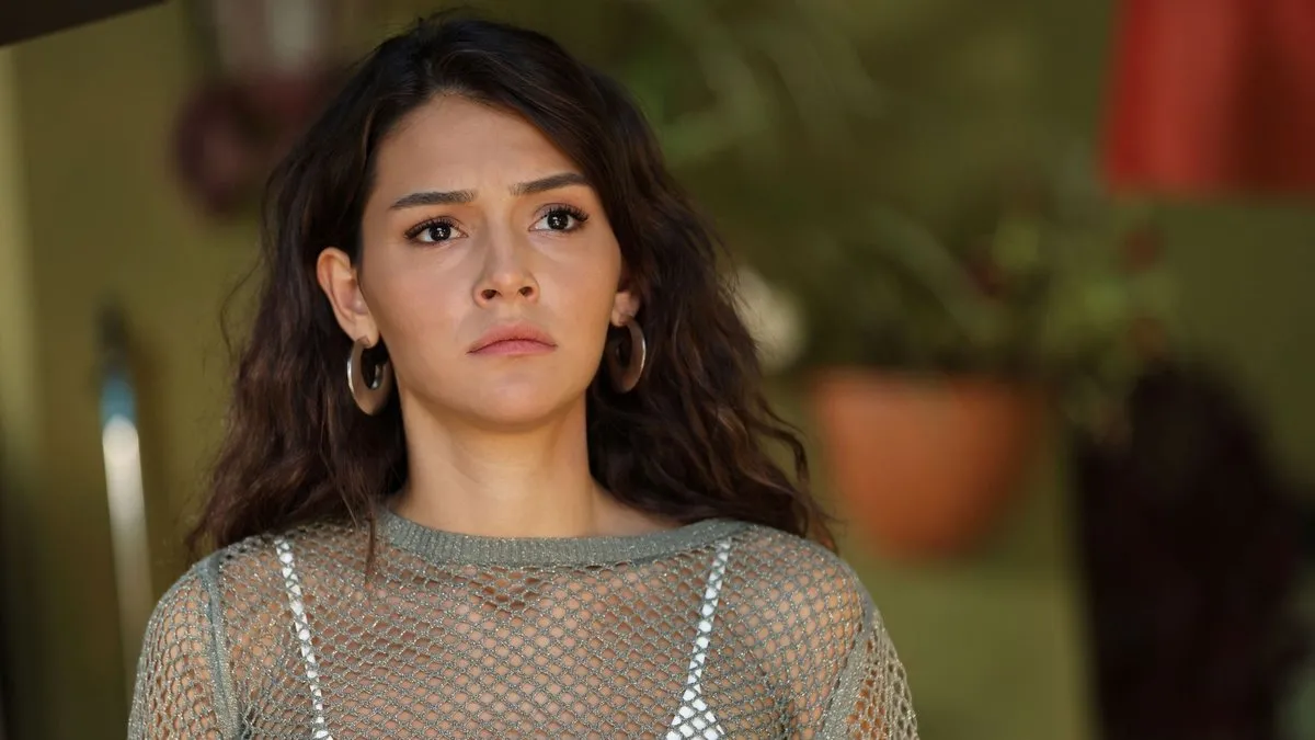 Kör Nokta dizisinin başrol oyuncusu Çağla Boz: ‘Gece karakteri dünyamı değiştirdi’