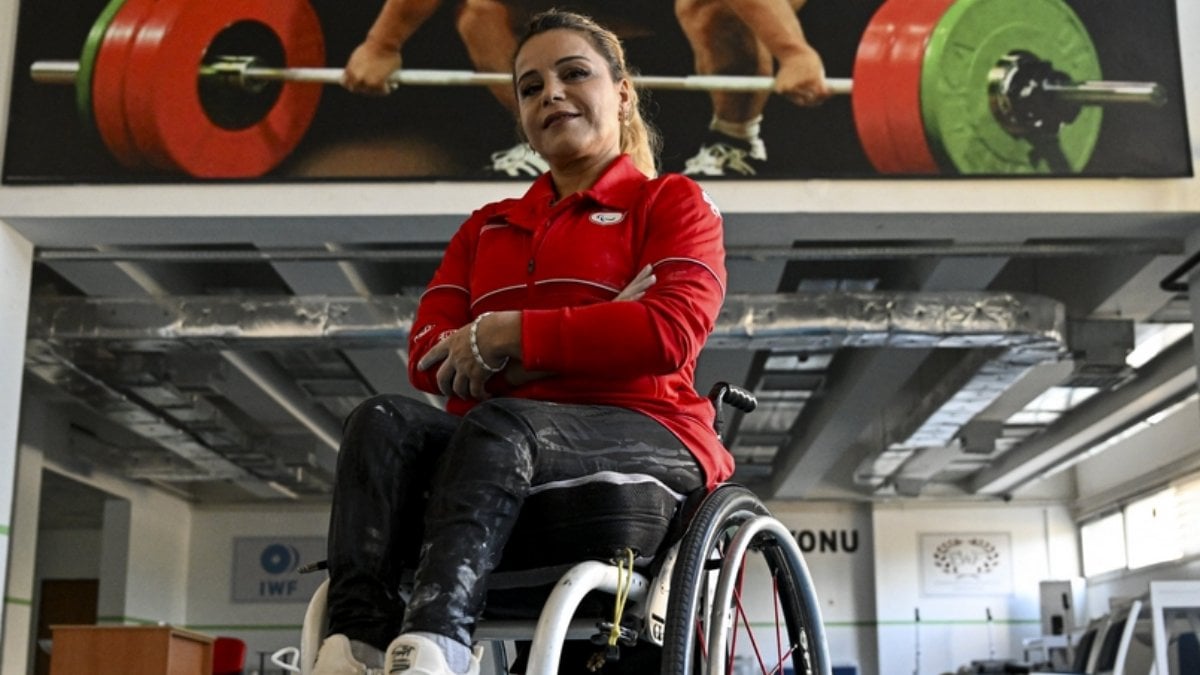 Para halterde milli sporcu Nazmiye Muratlı bronz madalya kazandı