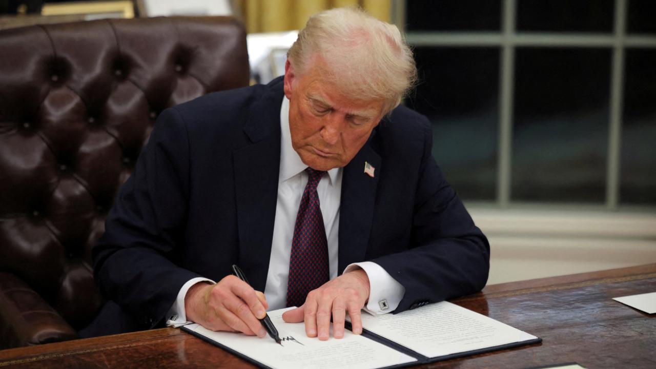 Trump, 19 yaş altı cinsiyet değiştirme desteklerini durdurdu