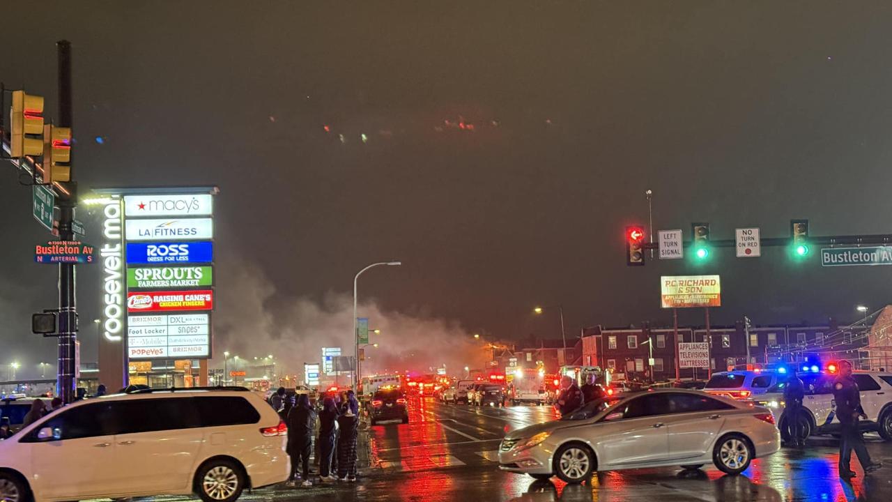 ABD’de alışveriş merkezi yakınında küçük uçak düştü