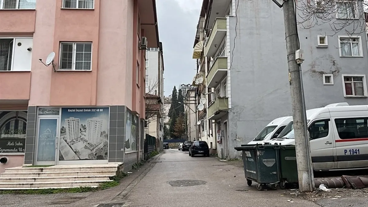 Kamera kayıtları gerçeği ortaya çıkardı: Bakın bebeği sokağa kim bırakmış!