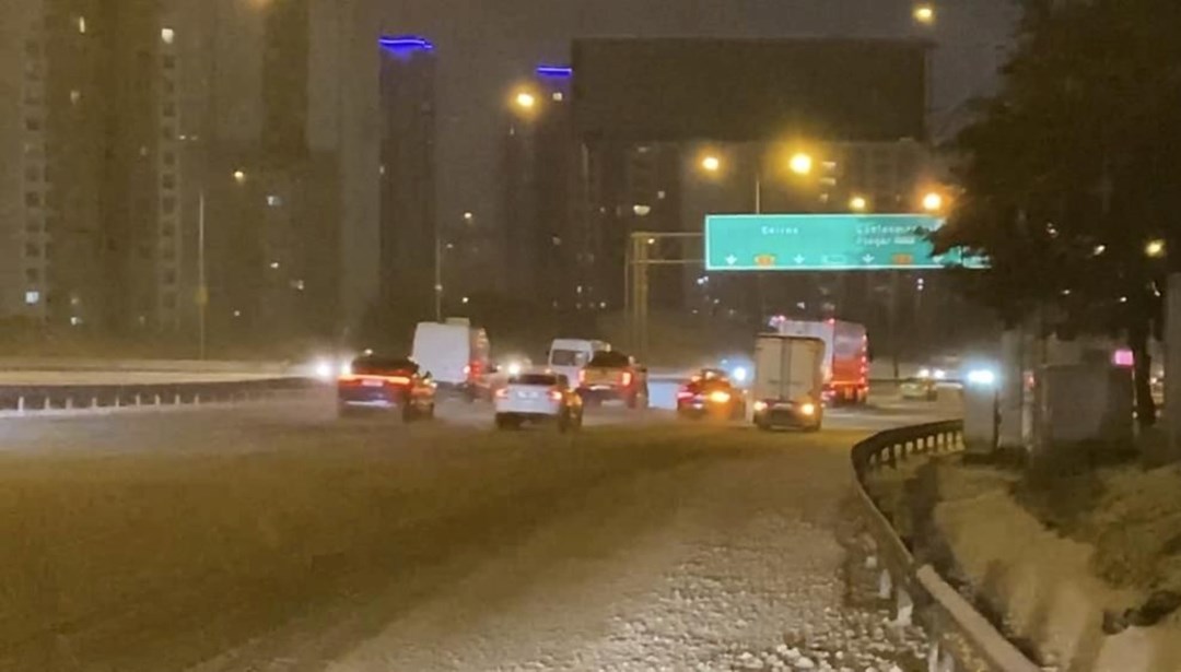 Yeni hafta için
yeni uyarı: İstanbul’da kar yağışı devam edecek mi?