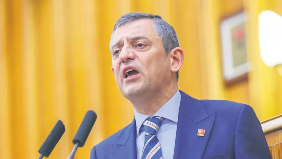 Komutanlardan Özel’e dava