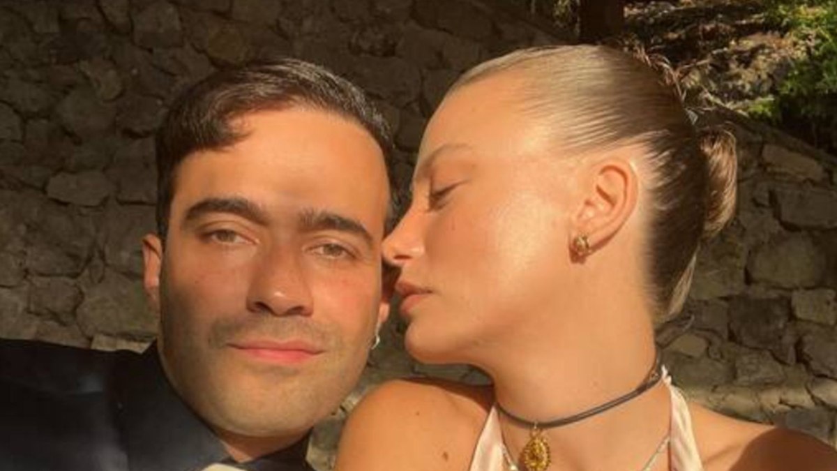 Reklam aşkı deniliyordu! Serenay Sarıkaya ile Mert Demir öpüşürken yakalandı